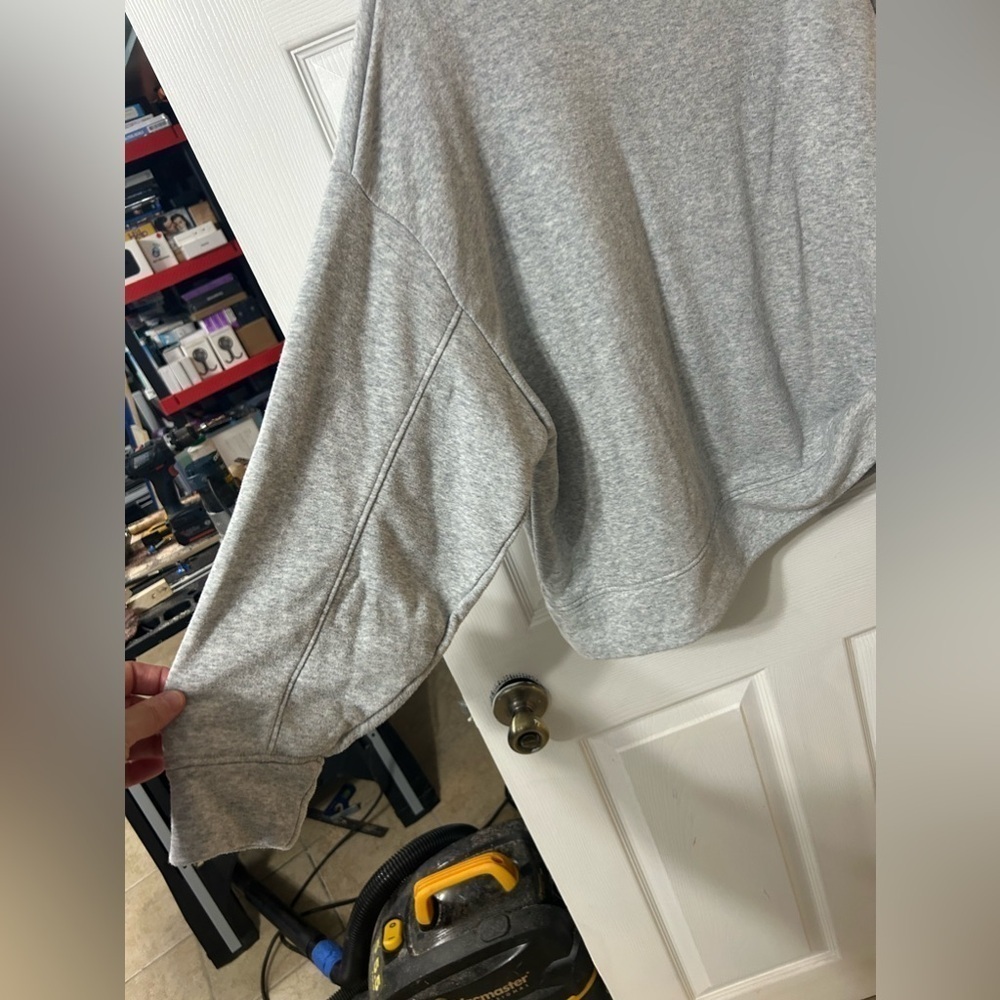 Secret Treasures Women Gray Sweatshirt Large Oversized - Picture 5 of 7